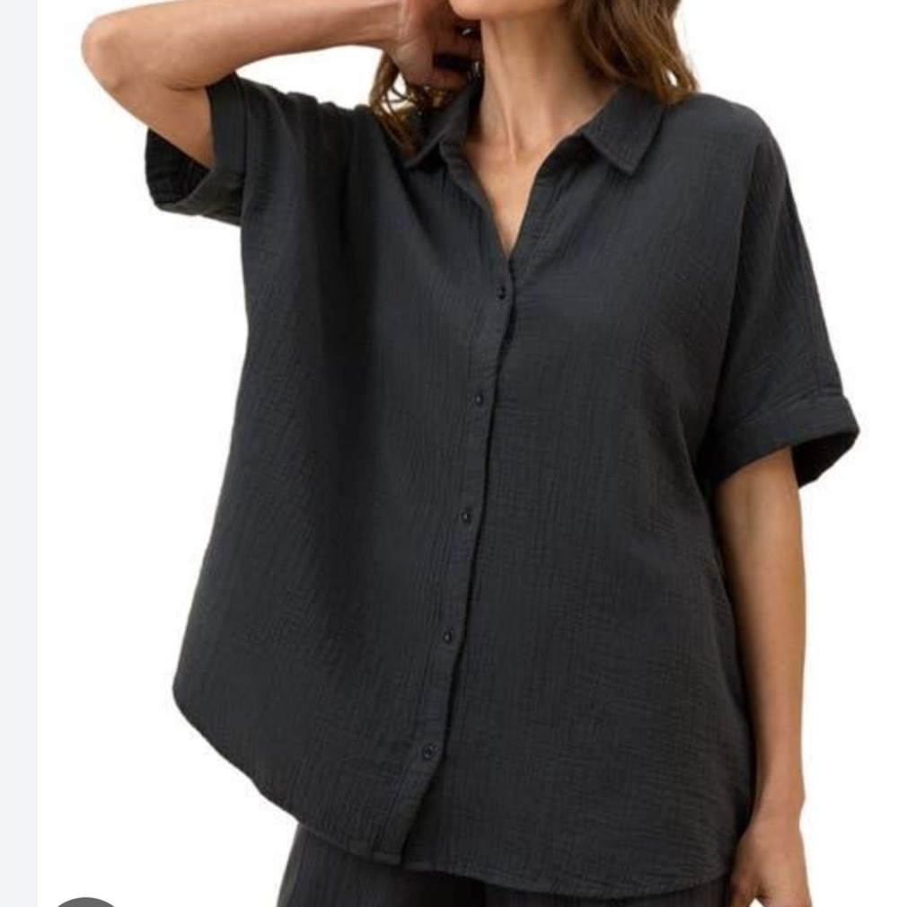 Arula Women's Black Polyester  Coastal Double Gauze Oversized Shirt. Size B